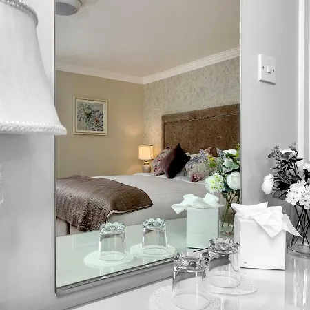 Kingfisher Lodge
